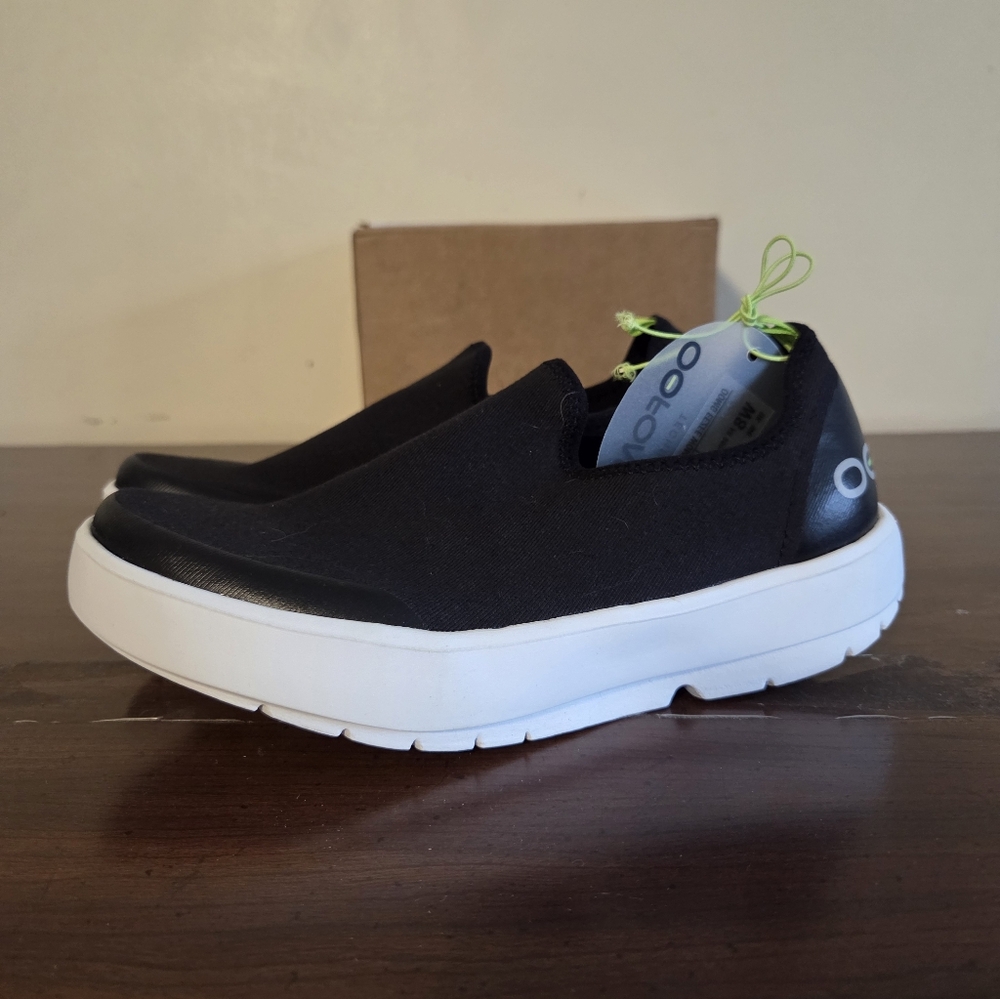 OOFOS OOMG EEZEE Low Top Recovery Shoes Women’s Size 8 Black OOfoam Comfort NWOB